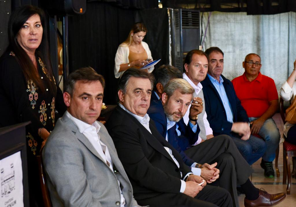 Dellarossa estuvo con Frigerio en la reunión de Intendentes de Juntos por el Cambio. 2 FORO