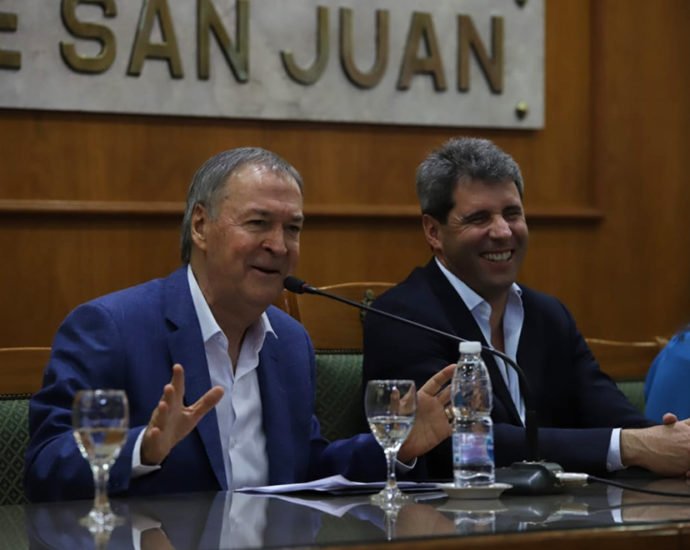 Schiaretti firmó convenio con S. Uñac de San Juan 21