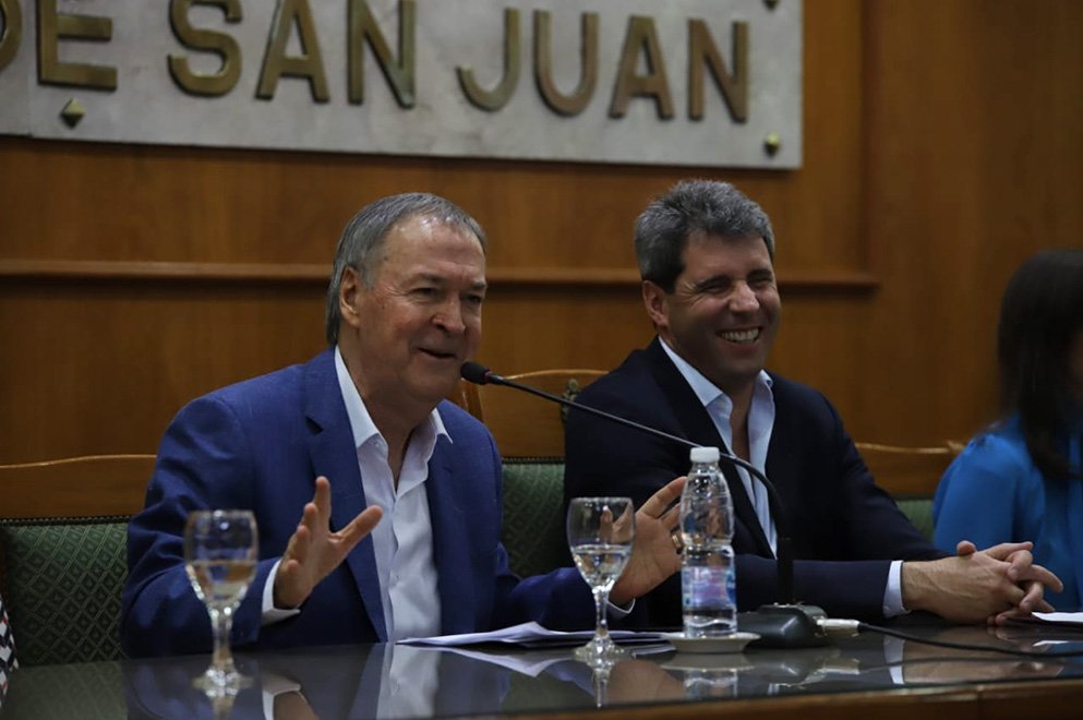 Schiaretti firmó convenio con S. Uñac de San Juan 21