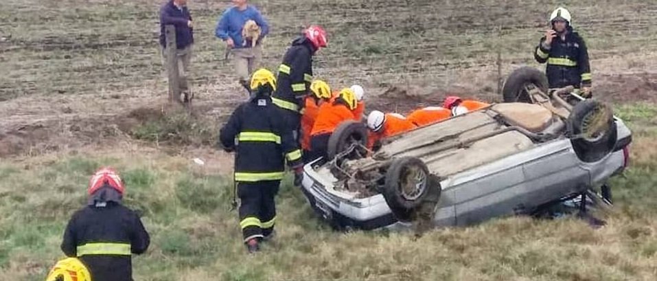 Vuelco sobre Ruta 12 1 73495358 2435262286722333 7225222322972524544 n