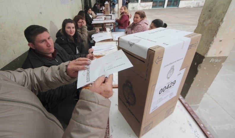 Para la Cámara Electoral, el país debería cambiar el sistema de votación 1 elecciones paso.jpg 57698320