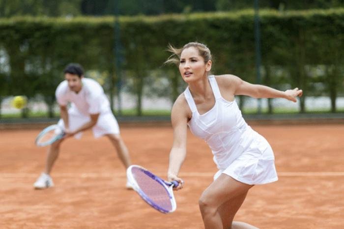 los beneficios fisicos y mentales de jugar tenis