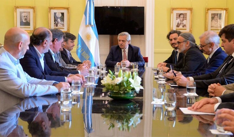 fernandez mesa de enlace.jpg 57698320