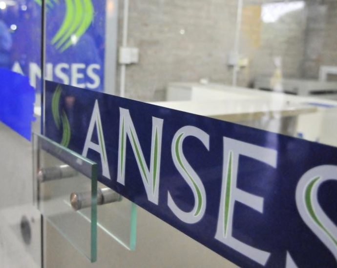 multimedia.grande.b5794e9ee3c645b9.616e7365735f6772616e64652e6a7067