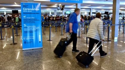 operativo de control contra el coronavirus en el aeropuerto internacional de ezeiza 920084