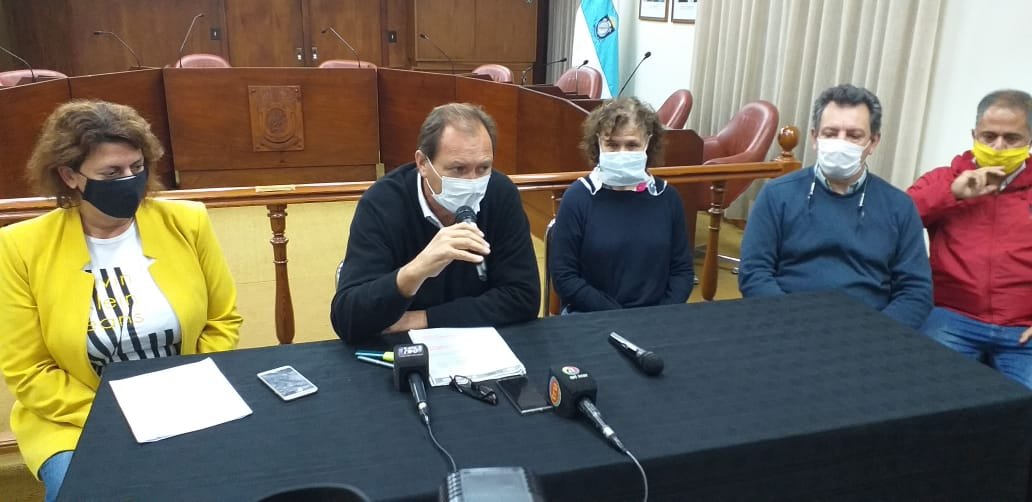 Dellarossa: “Debemos saber que si tenemos aunque sea un caso, volvemos a foja cero” 1 CONFERENCIA DELLAROSSA