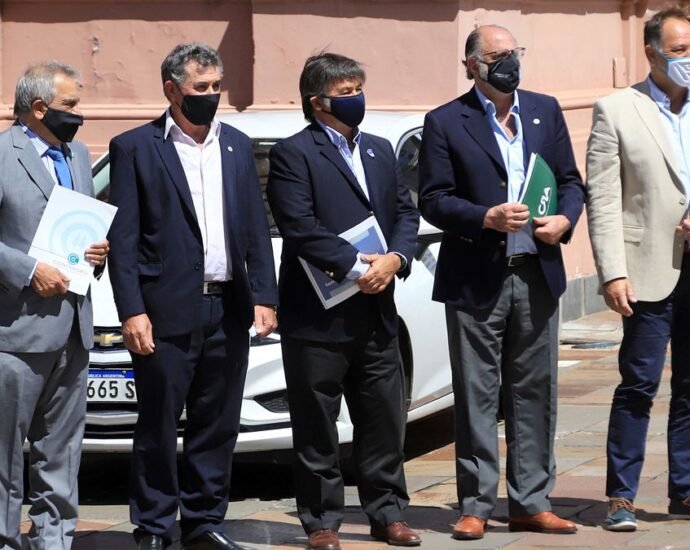 los dirigentes decidieron extender el cese comercializacion la 0 hora del miercoles