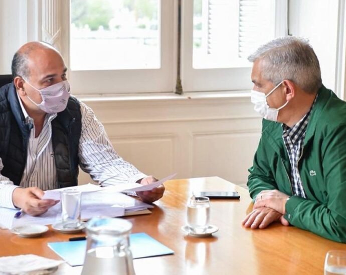 juan manzur y el ministro dominguez recibiran los representantes la mesa enlace y 4 gobernadores