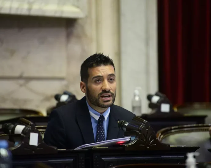 multimedia.normal.b0f36dc36b877bf7.416c656a616e64726f2d4361636163655f6e6f726d616c2e77656270