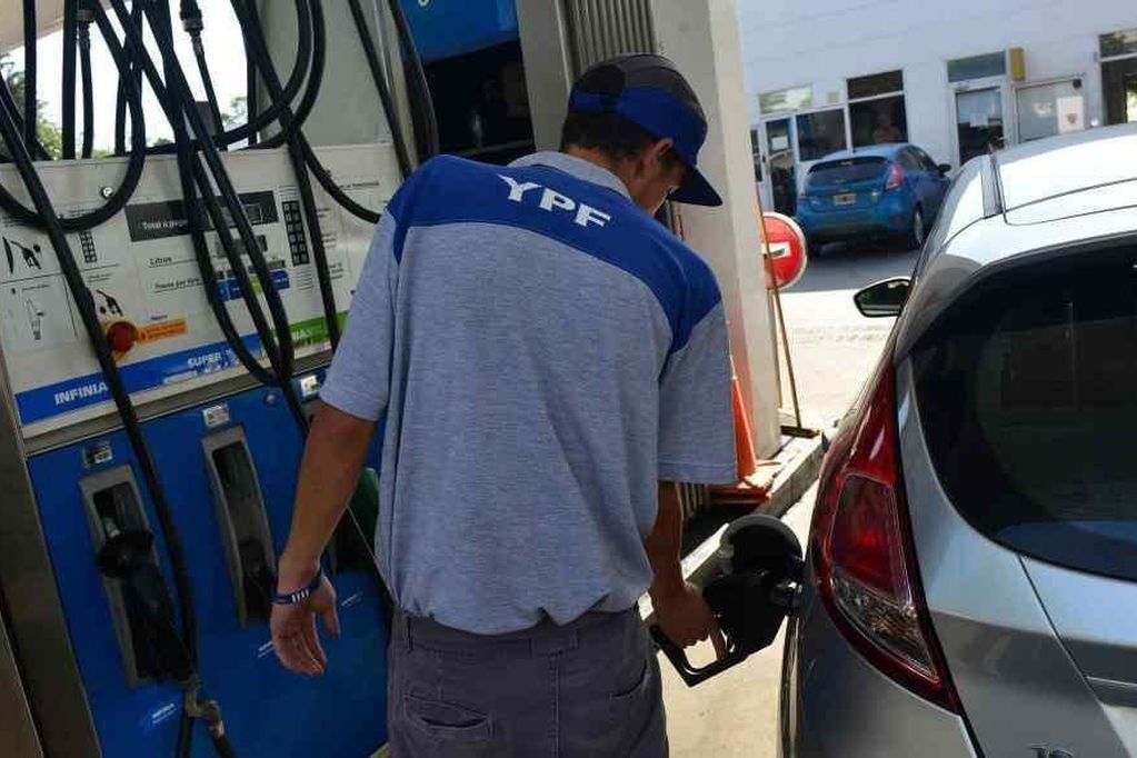 YPF también aumentó sus combustibles 1 RLH5CRTDVFBQNBI5P6KSAVW4OE
