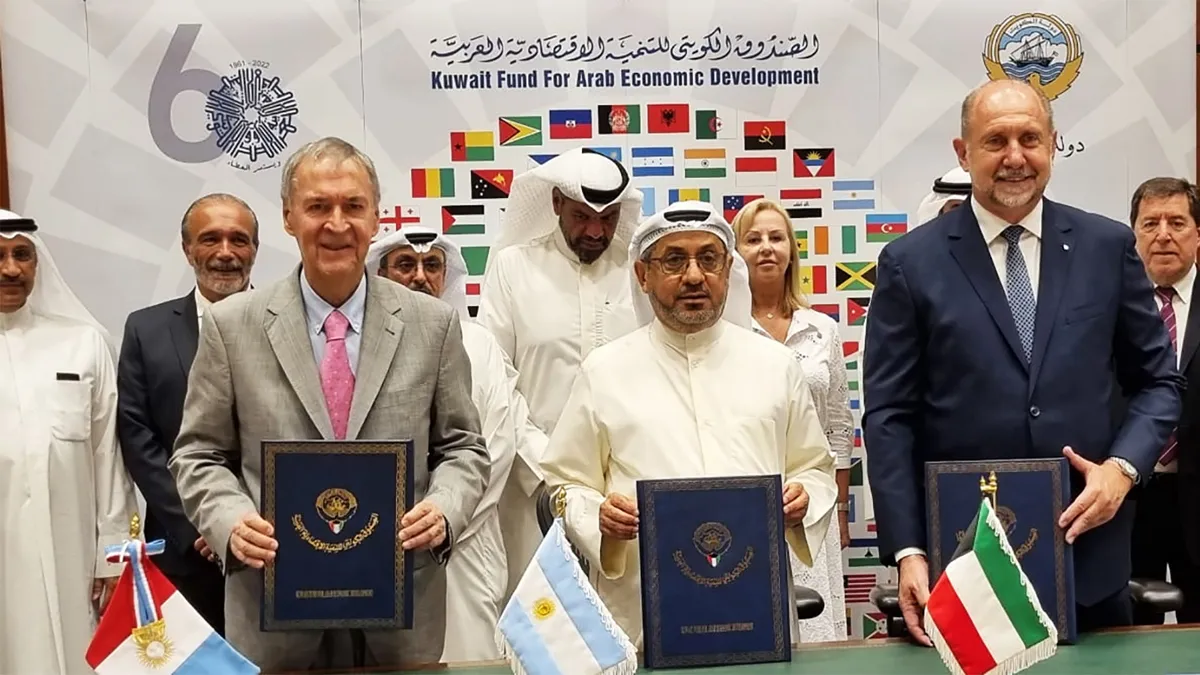 Schiaretti y Perotti firmaron en Kuwait el crédito para traer agua del Paraná 1 credito acueducto 1000jpg