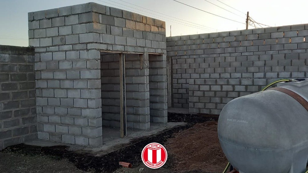 Club Argentino: Avanza la obra de baños en el sector visitante del estadio Bertozzi 1 argentino banos