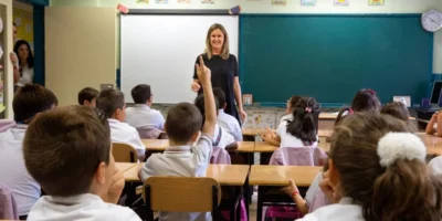 Cómo cobrar el voucher educativo de hasta $27.200 por hijo 1 escuelas