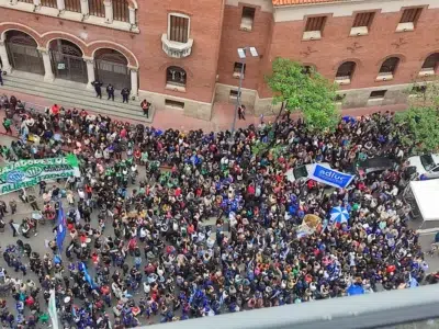 Una multitud se movilizó en Córdoba en defensa de la Educación Pública 2 720 2