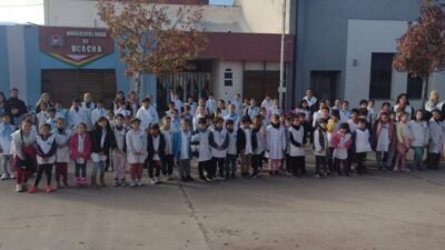 Una escuela cantó el Himno en pictogramas 1 ARCHI 1110220