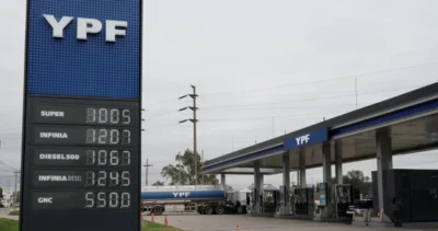 La nafta súper rompió la barrera de los $1000 1 ypf 3333jpg e1714658518800