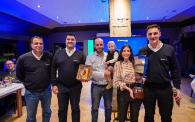 Catelli recibe la distinción Blue Belt de New Holland y consolida su liderazgo nacional 1 1000379979 e1749238001682