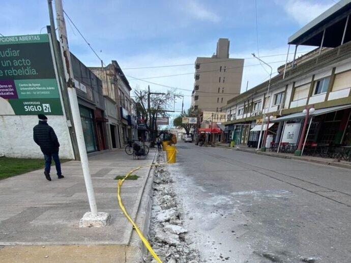 Reparan hundimiento en el microcentro 3 WhatsApp Image 2025 09 04 at 09.13.48 768x1024 1 e1757031553932