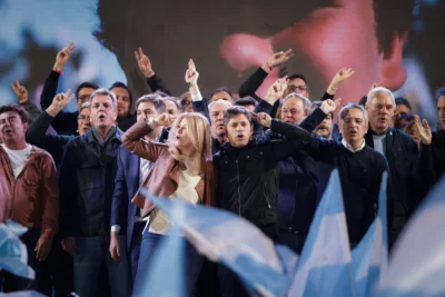 Kicillof destacó la "victoria aplastante" y sostuvo: "Ganamos sin estafar a nadie" 1 g0sufxqw8aakfu9