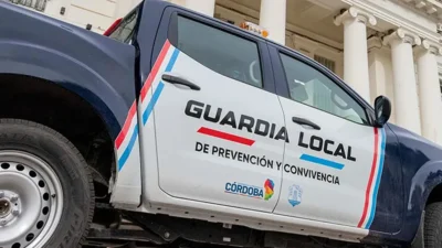 Iba en contramano y a toda velocidad: chocó a la Guardia Urbana y huyó 1 guardia localjpg